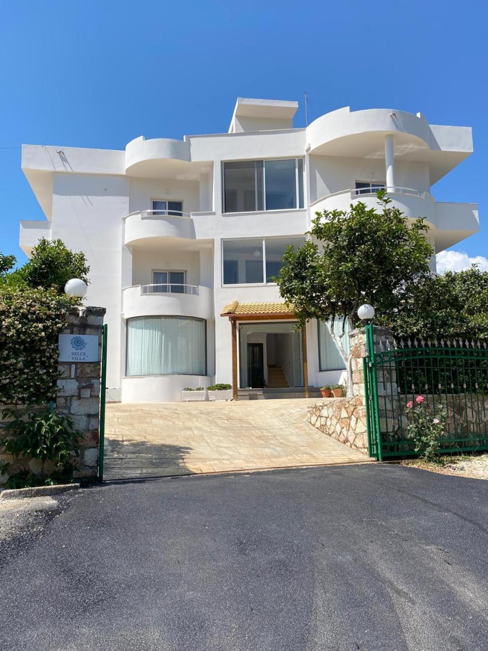 Seli's * Ksamil
